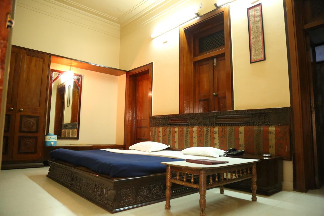 Hotel Siddhartha Palace Ahmedabad Eksteriør bilde
