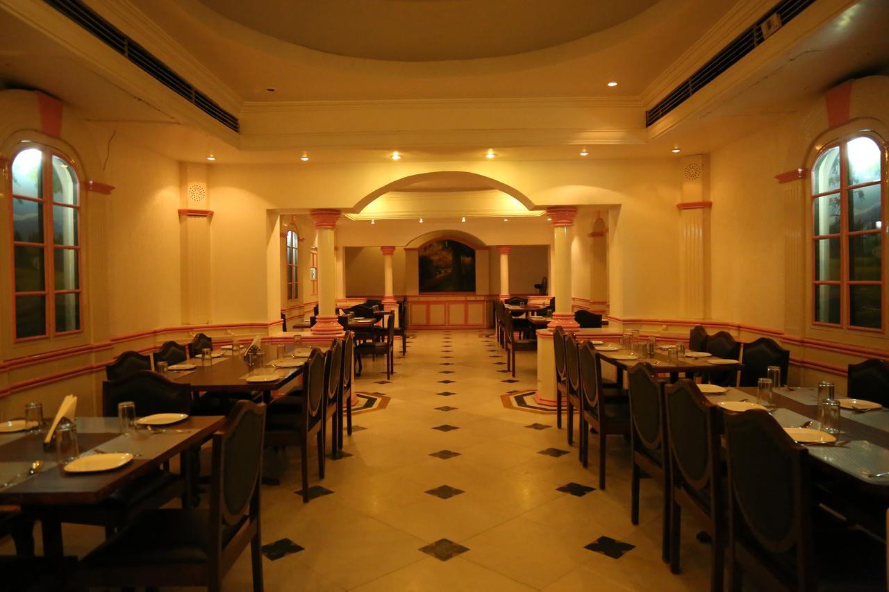 Hotel Siddhartha Palace Ahmedabad Eksteriør bilde