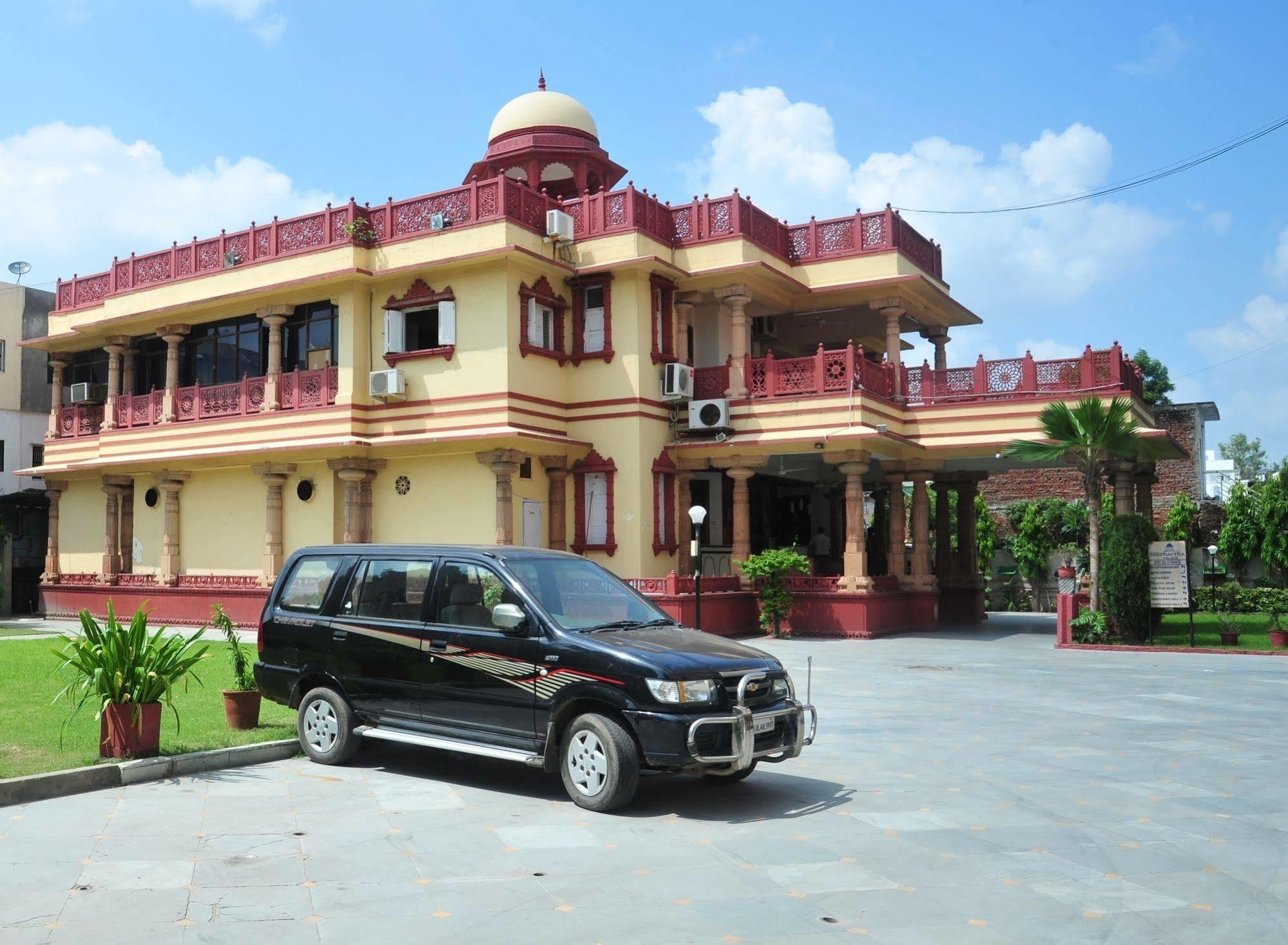 Hotel Siddhartha Palace Ahmedabad Eksteriør bilde