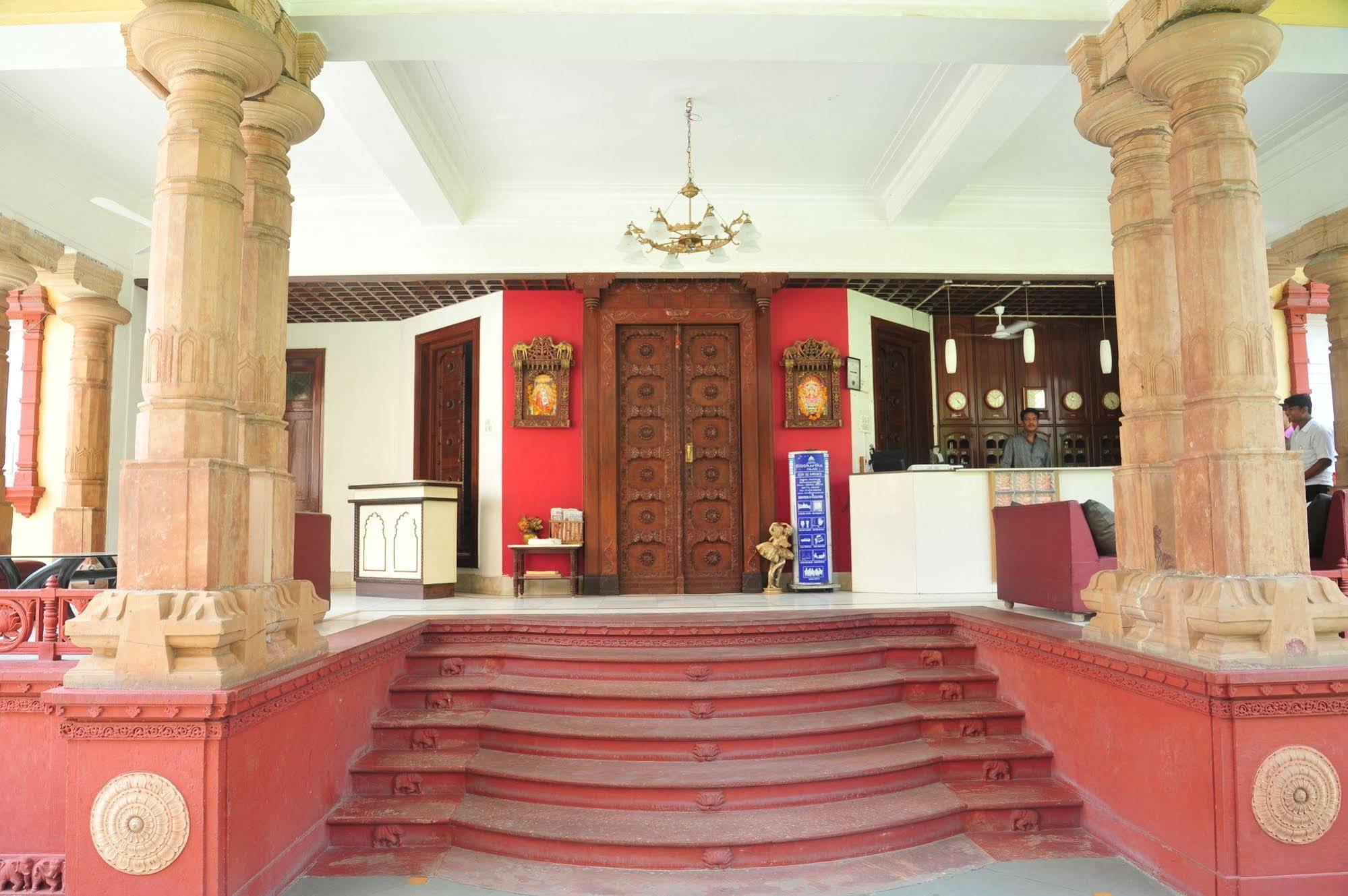 Hotel Siddhartha Palace Ahmedabad Eksteriør bilde